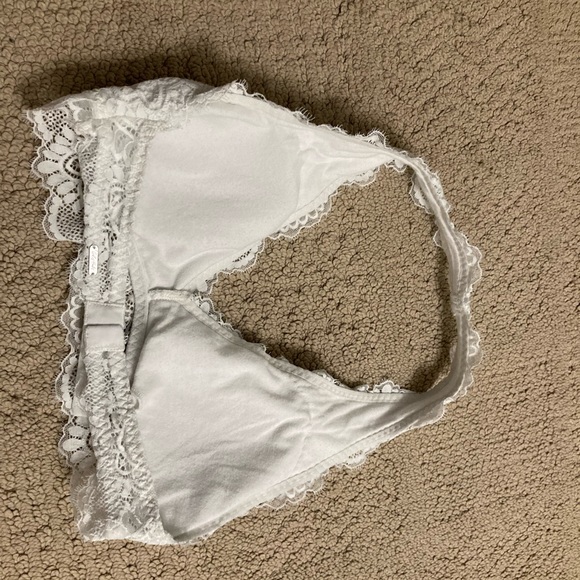 Hollister x Gilly Hicks white lacy bralette - Picture 2 of 3